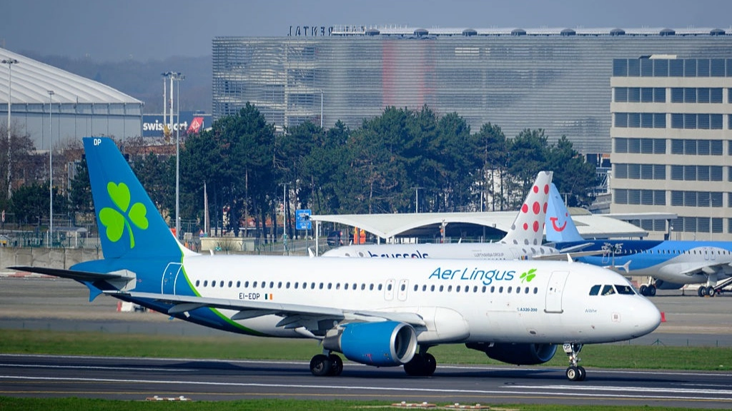 500 Aer Lingus flights cut for 'maintenance' as experts warn Europe to run out of fuel in 'weeks'