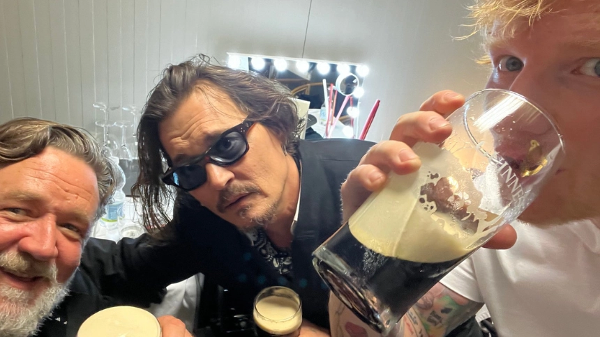 Newly released photo of Johnny Depp, Russell Crowe and Ed Sheeran has got everyone talking