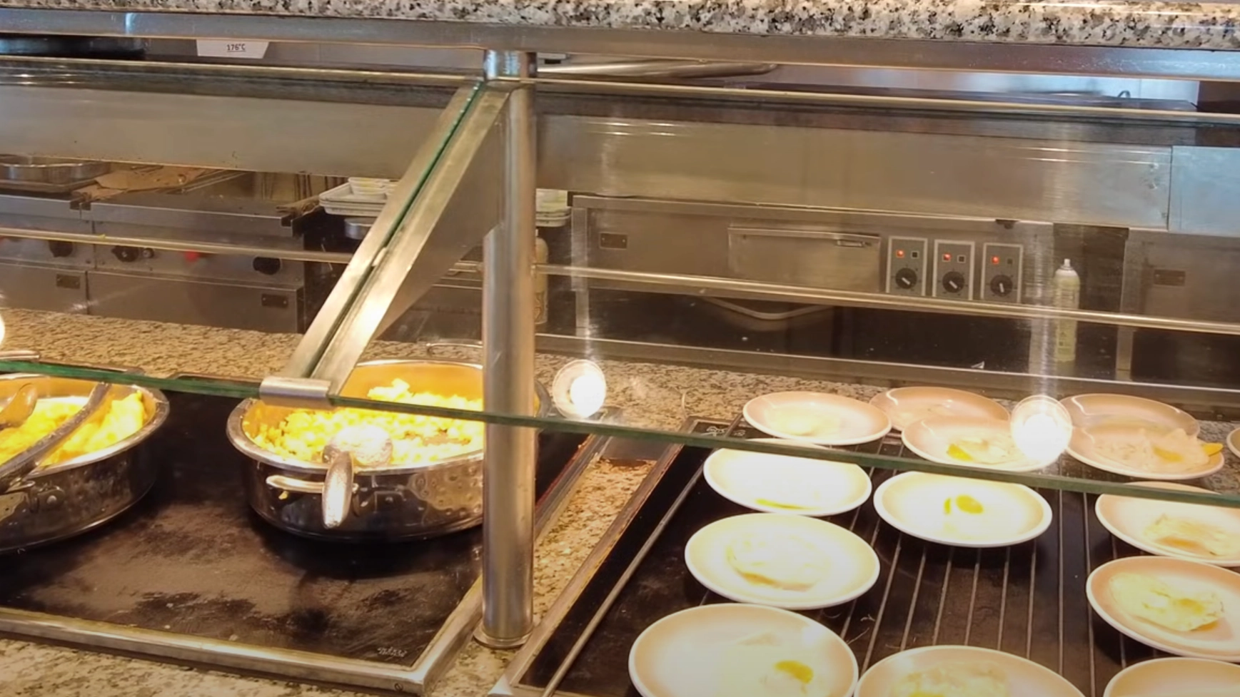 Cruise reviewer warns passengers to avoid five items of food when onboard