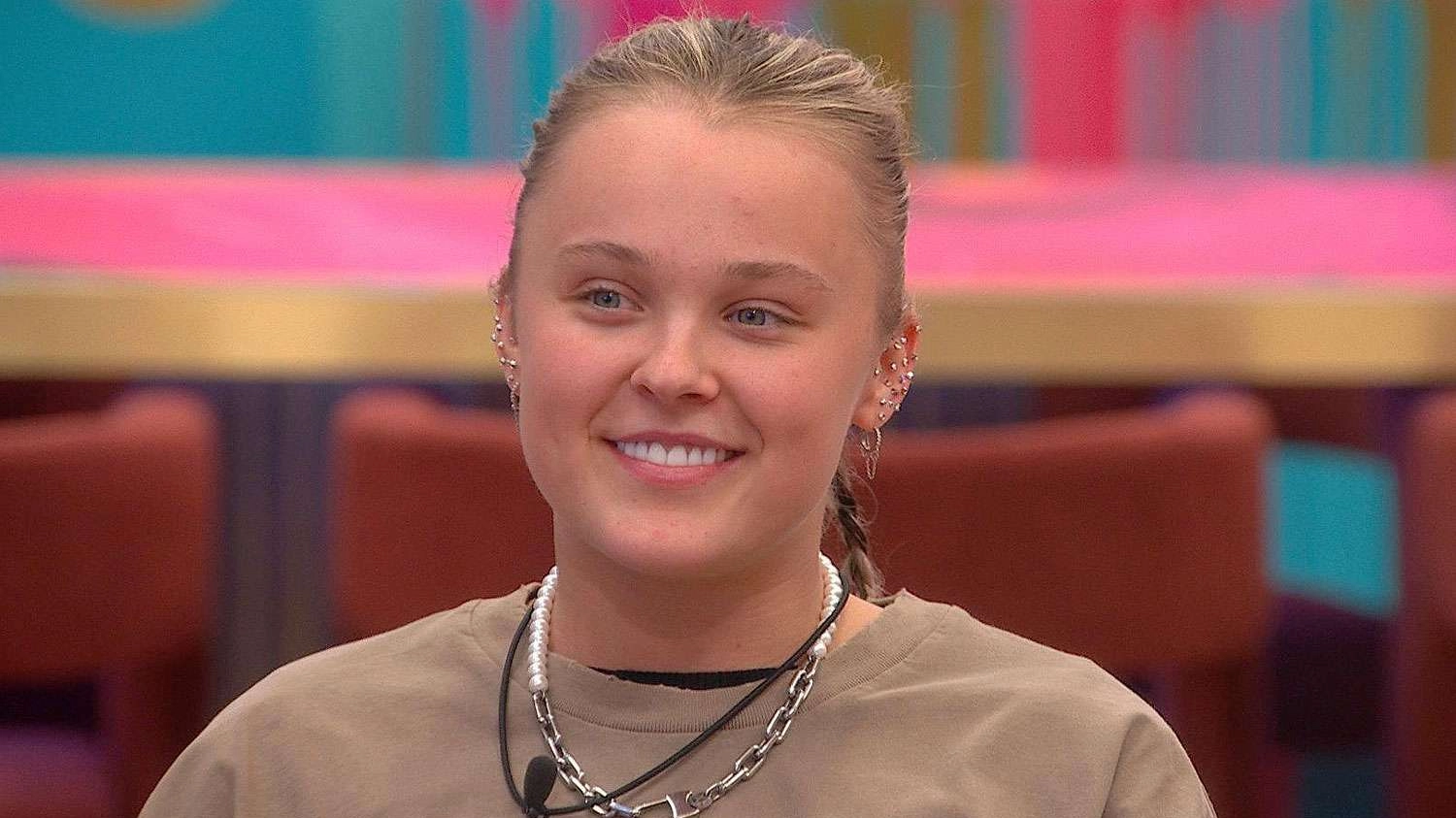 JoJo Siwa clarifies comments about her sexuality after realising ‘she's not a lesbian' on CBB