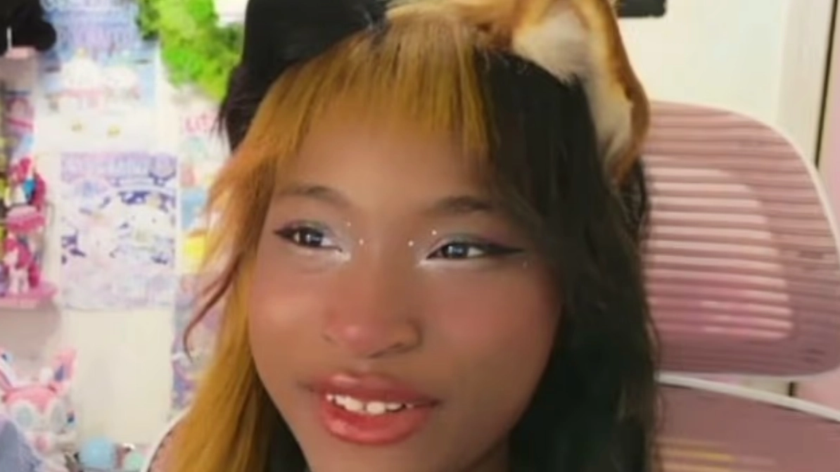 Woman who identifies as a Pomeranian explains relationship with 'handler' who walks her