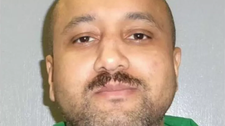 Death row inmate suffered 'botched' execution after choosing method only used five times in 50 years