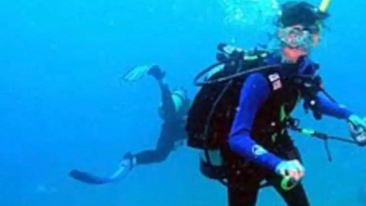 Haunting detail behind seemingly innocent underwater photo that led to husband's murder trial