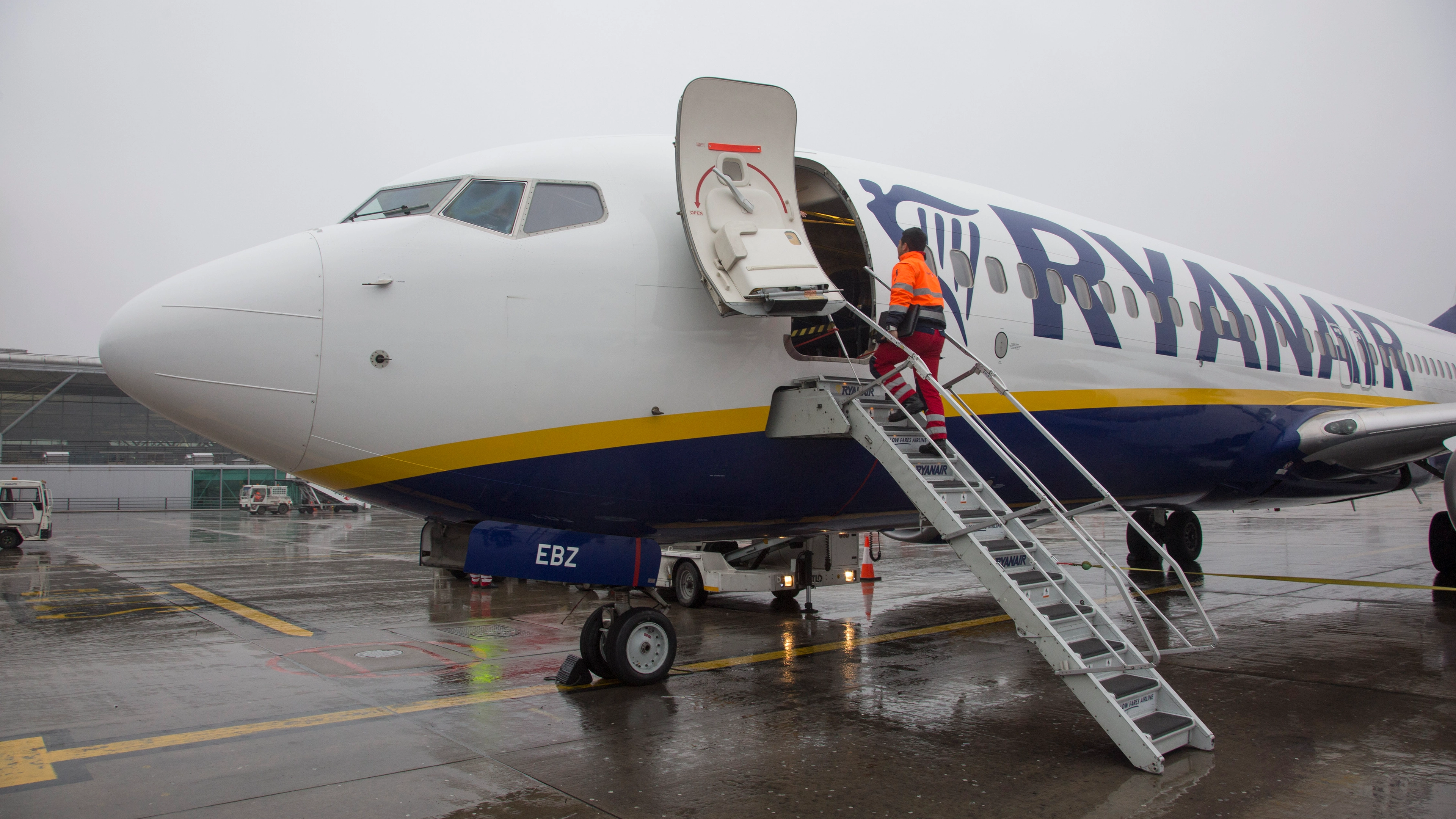Ryanair and Jet2 issue major ‘disruption’ warning as Storm Eowyn brings ‘danger to life’ and tornado alert