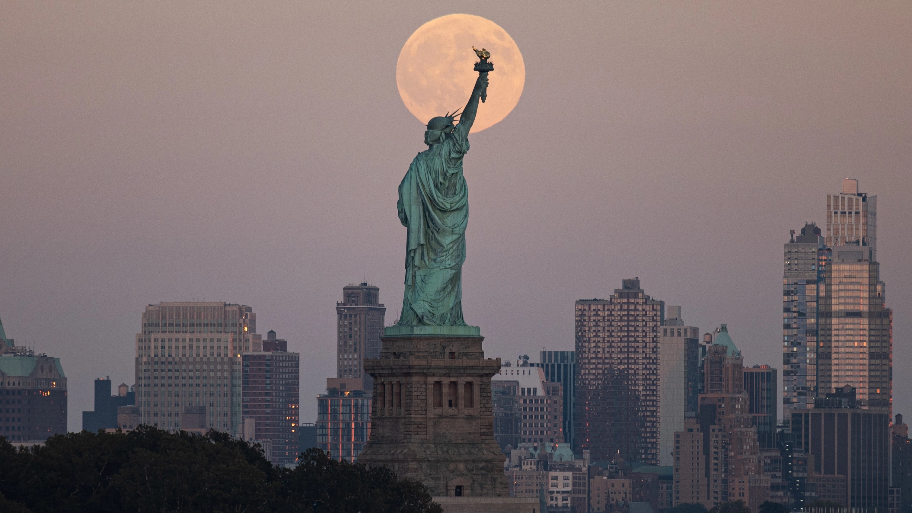 Harvest Moon 2026: Exact time it peaks and how to see it in the UK