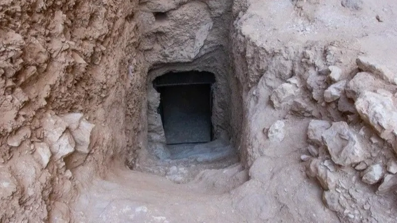 How archaeologists found the last missing tomb of Ancient Egyptian pharaoh 100 years after Tutankhamun discovery
