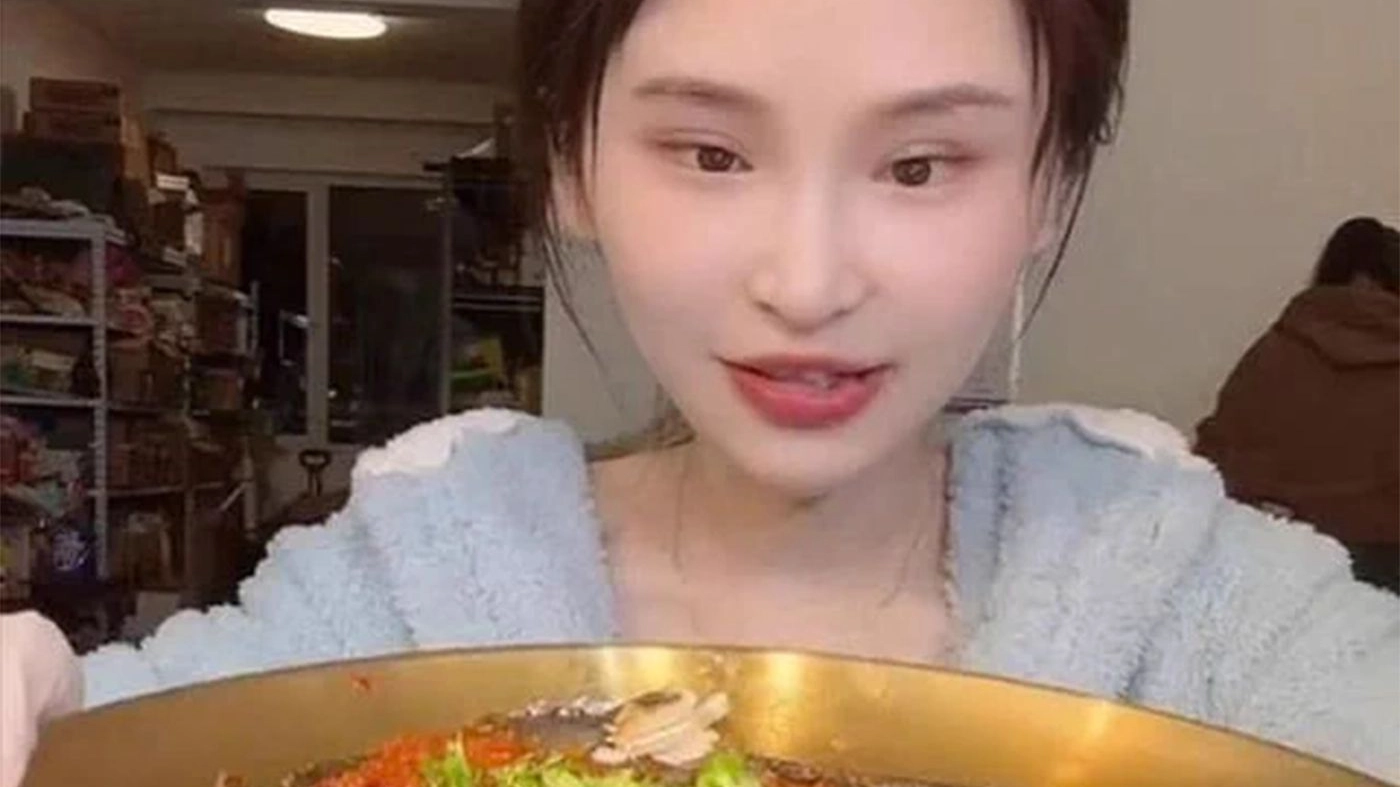Mukbang star, 24, dies just days after revealing dangerously low potassium levels linked to extreme eating