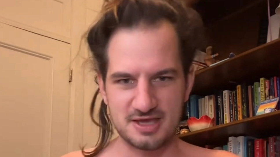 Man shows result of spending four and a half months taking steroids, not working out and drinking 24 beers a day