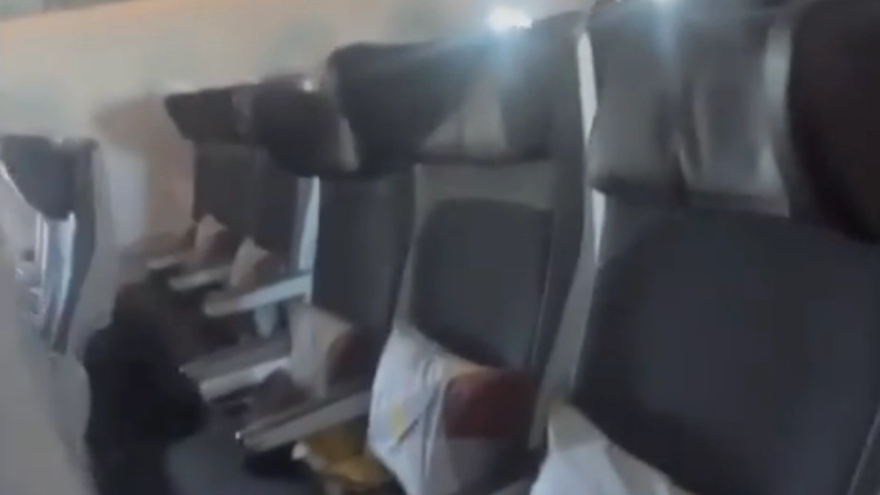 Aviation expert shares alternate route Brits trapped in Dubai could take to get home