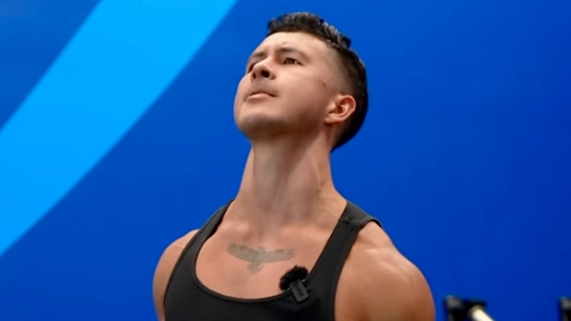 Man reveals what happens when he only heavily trained half of his body for months