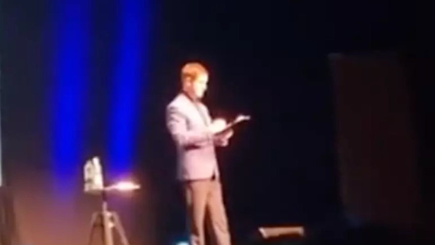 Jimmy Carr had one of his jokes savagely heckled by audience member