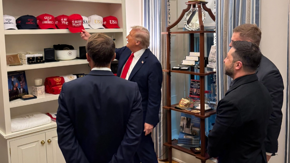 'Seriously concerning' detail spotted in White House has people worried over Donald Trump running for third term