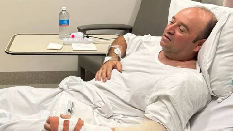 Bondi Beach hero speaks out from hospital bed as he shares concerning health update