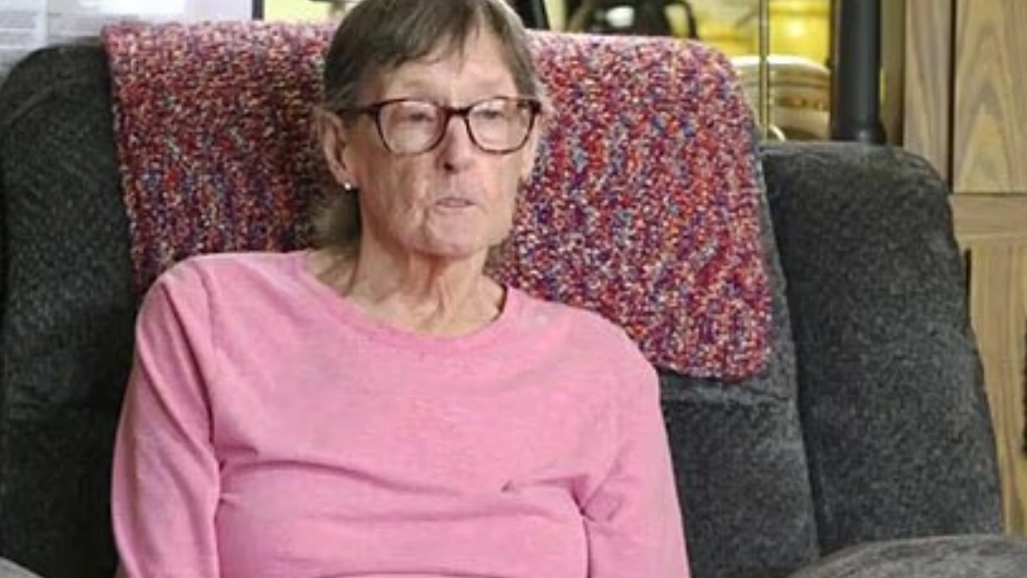 Woman loses both her legs after doctors 'amputated wrong limb' in horror mistake