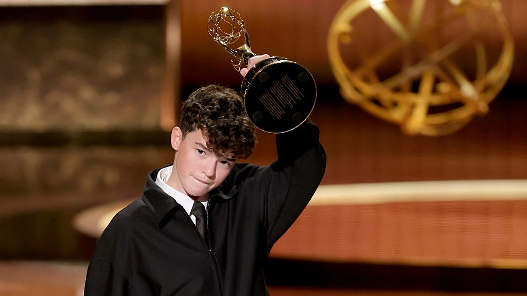 Meaning behind duck gift Jake Gyllenhaal gave to Owen Cooper as he became youngest male Emmy winner