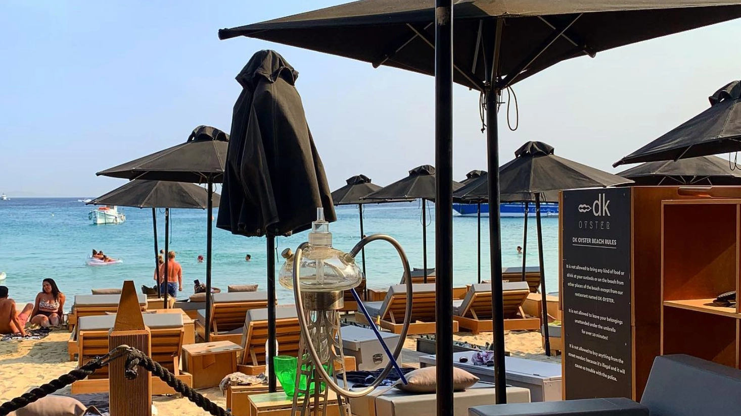 Tourists furious after notorious Mykonos restaurant charges €1,000 for three meals