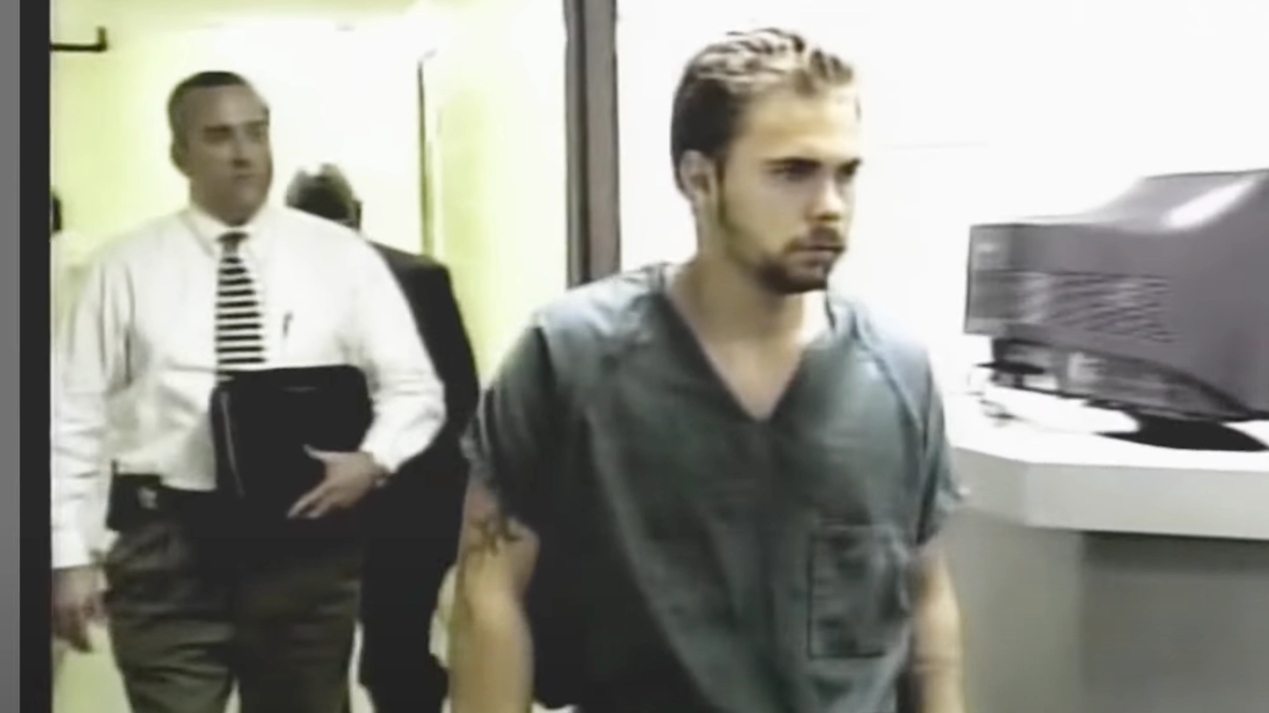 Depraved killer who taunted police to 'catch him' in message written in victim's blood to be executed on death row