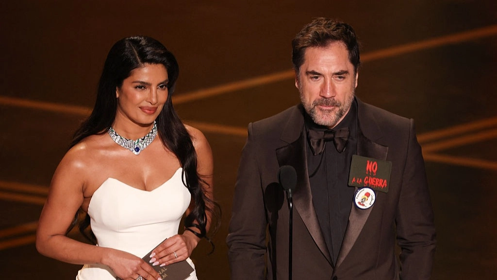 Meaning behind Oscar pin worn by Javier Bardem he first wore 23 years ago