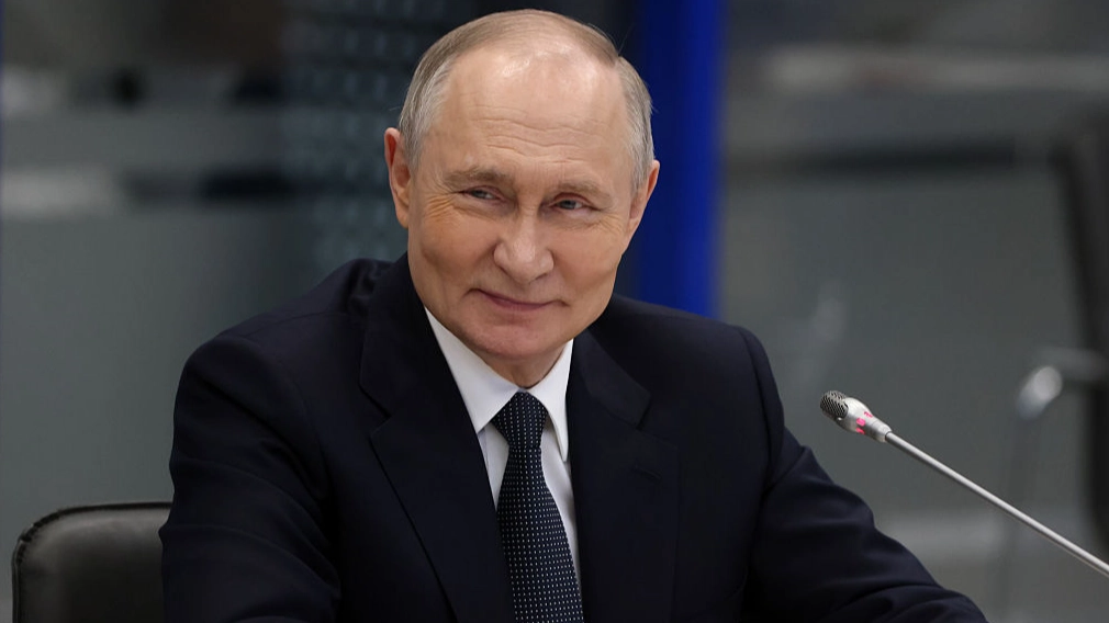 Vladimir Putin mocks Britain while claiming he will 'finish off' Ukraine in chilling comment