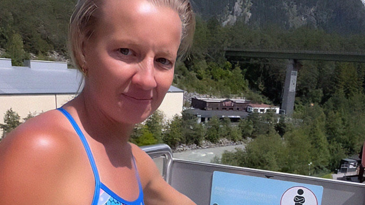 What happened to world champion diver who ignored 'no women' sign on extreme water slide