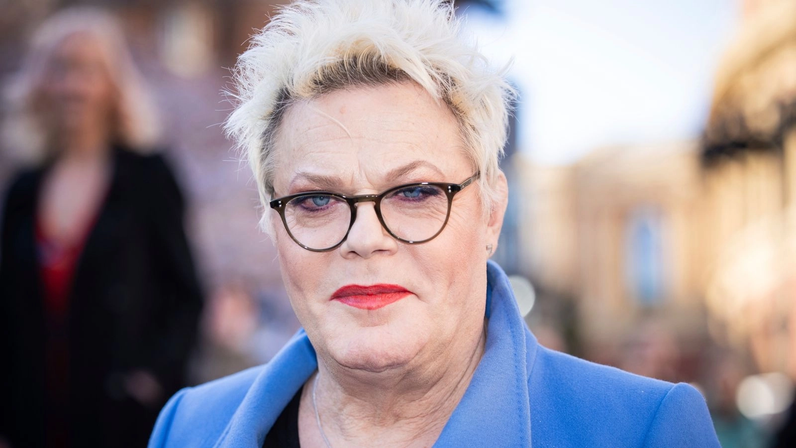 Eddie Izzard says she is remaining Eddie Izzard in public but people can also use her feminine name
