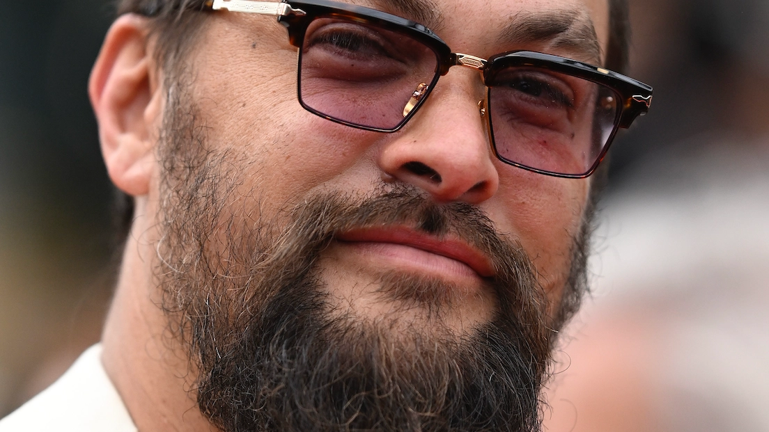 Fans speechless as Jason Momoa shaves off iconic beard for first time in years