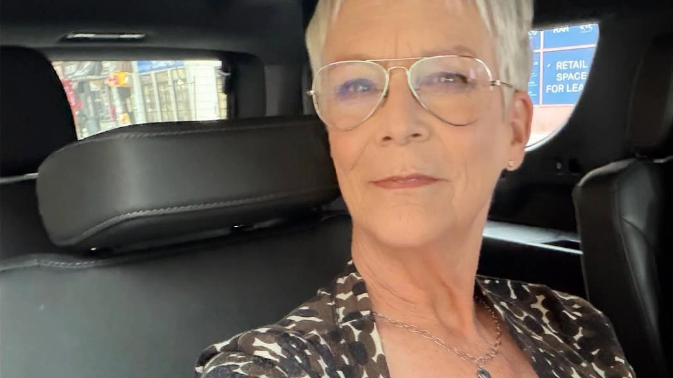 Jamie Lee Curtis explains why she has posted bold 'money makers' picture on social media