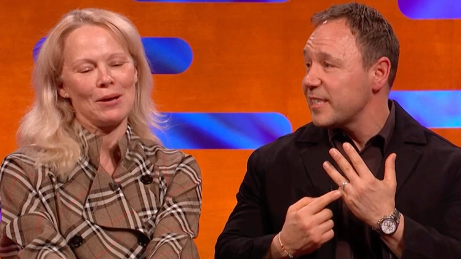 Graham Norton viewers stunned by moment Stephen Graham has to remind Pamela Anderson that he ‘has a wife’