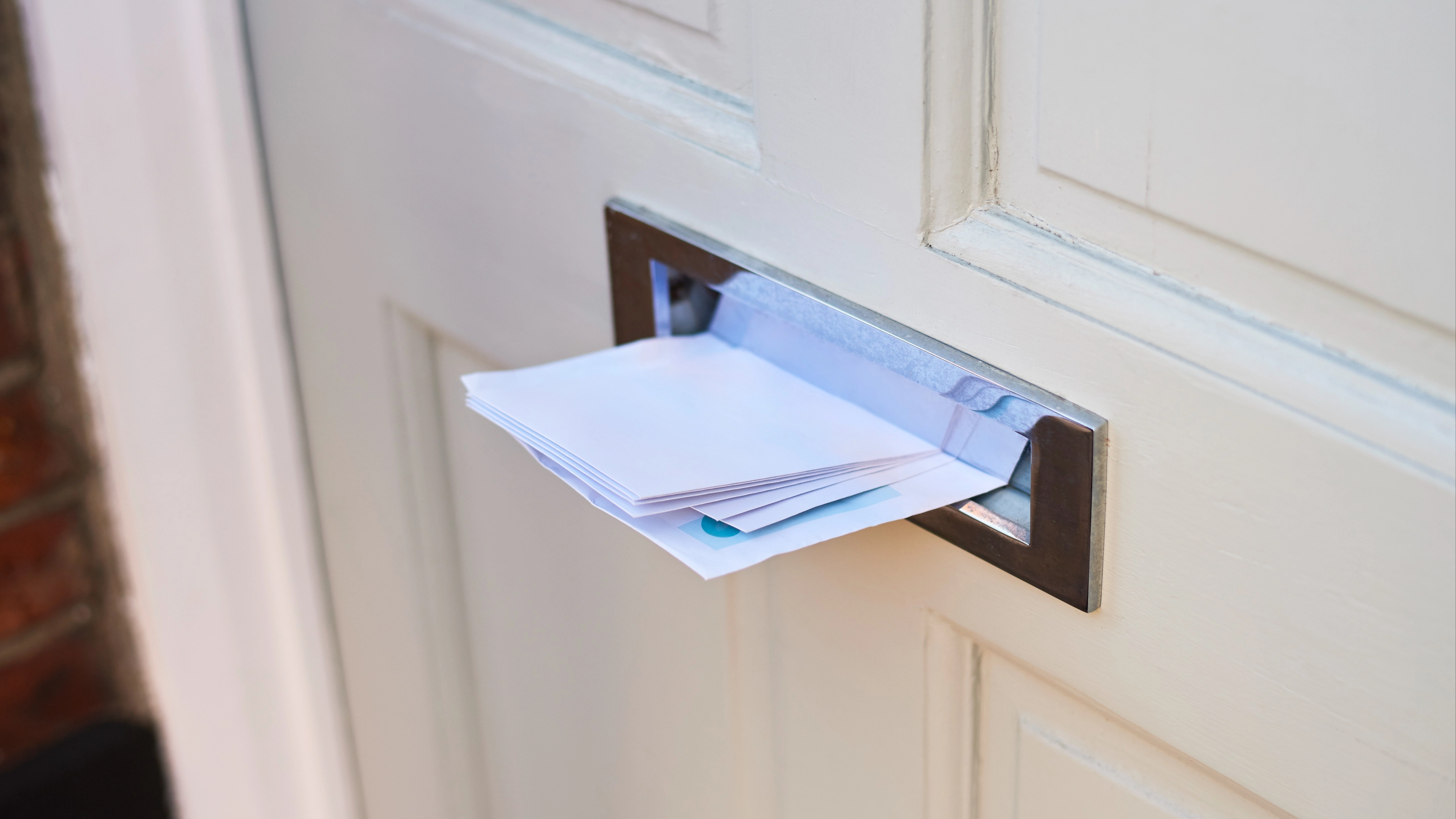 Millions of Brits given one-day deadline to avoid £100 fine through the post