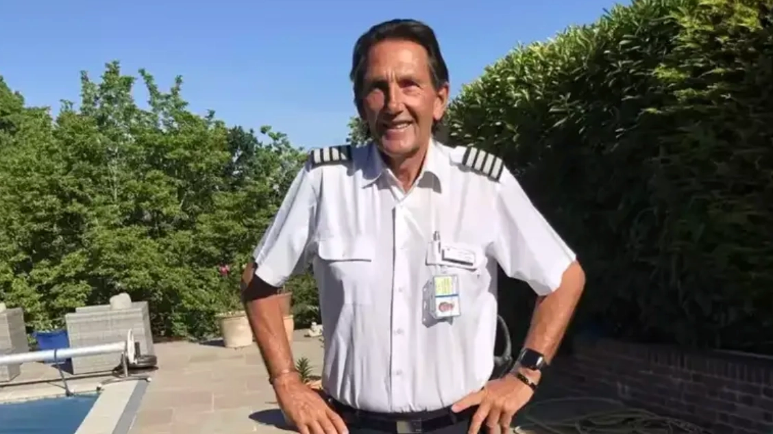 World's most experienced pilot reveals why you might not be told to 'brace' during a plane crash