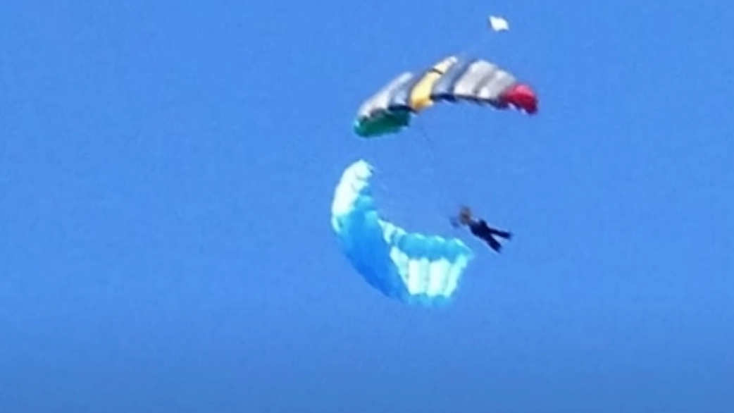 Former skydiving instructor details saving student's life after horror accident where both parachutes malfunctioned