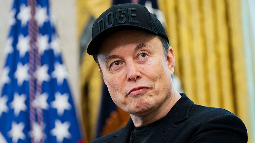 Elon Musk explained why he sold the seven mansions he owned and bought tiny house worth £37,000