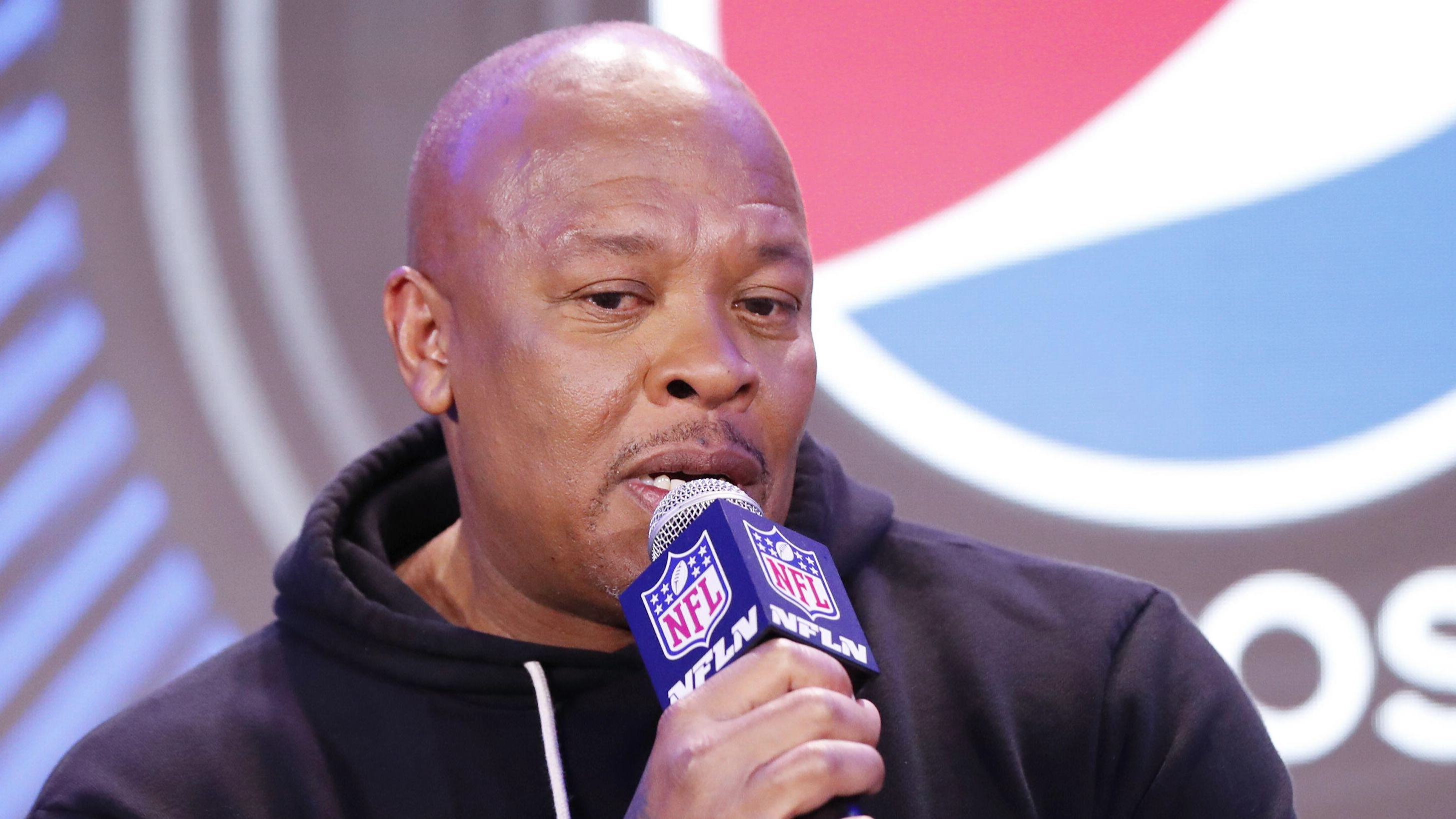 Dr. Dre Addresses Eminem 'Taking A Knee' At Super Bowl