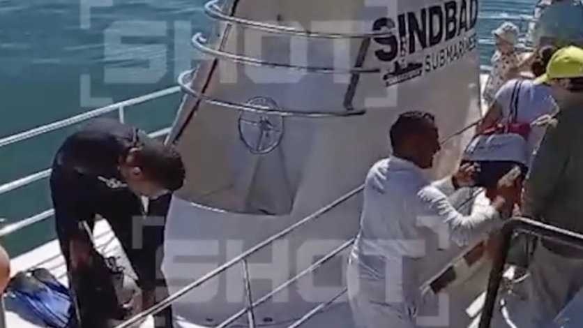 Horrifying footage shows exact moment tourist submarine sank ‘with hatches still open’ leaving six people dead