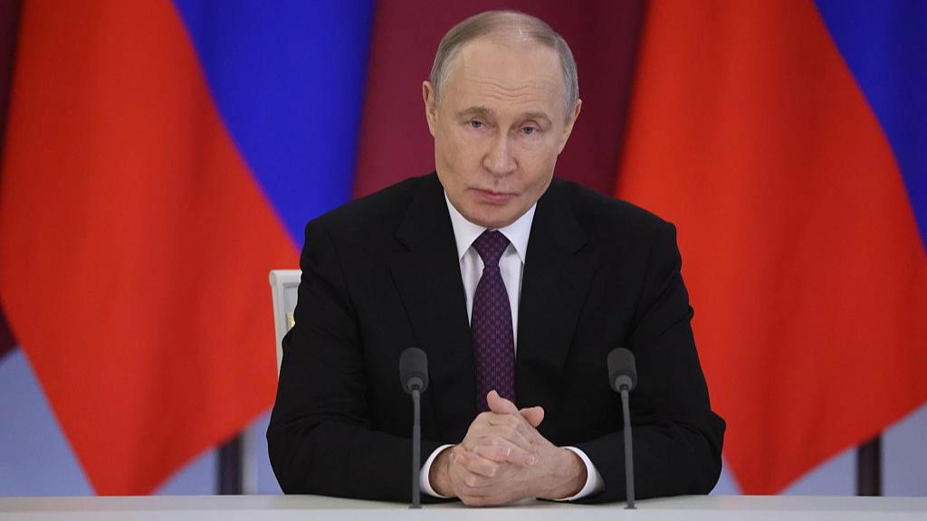 Russia issues nuclear WW3 threat to UK against deploying peacekeeping troops to Ukraine