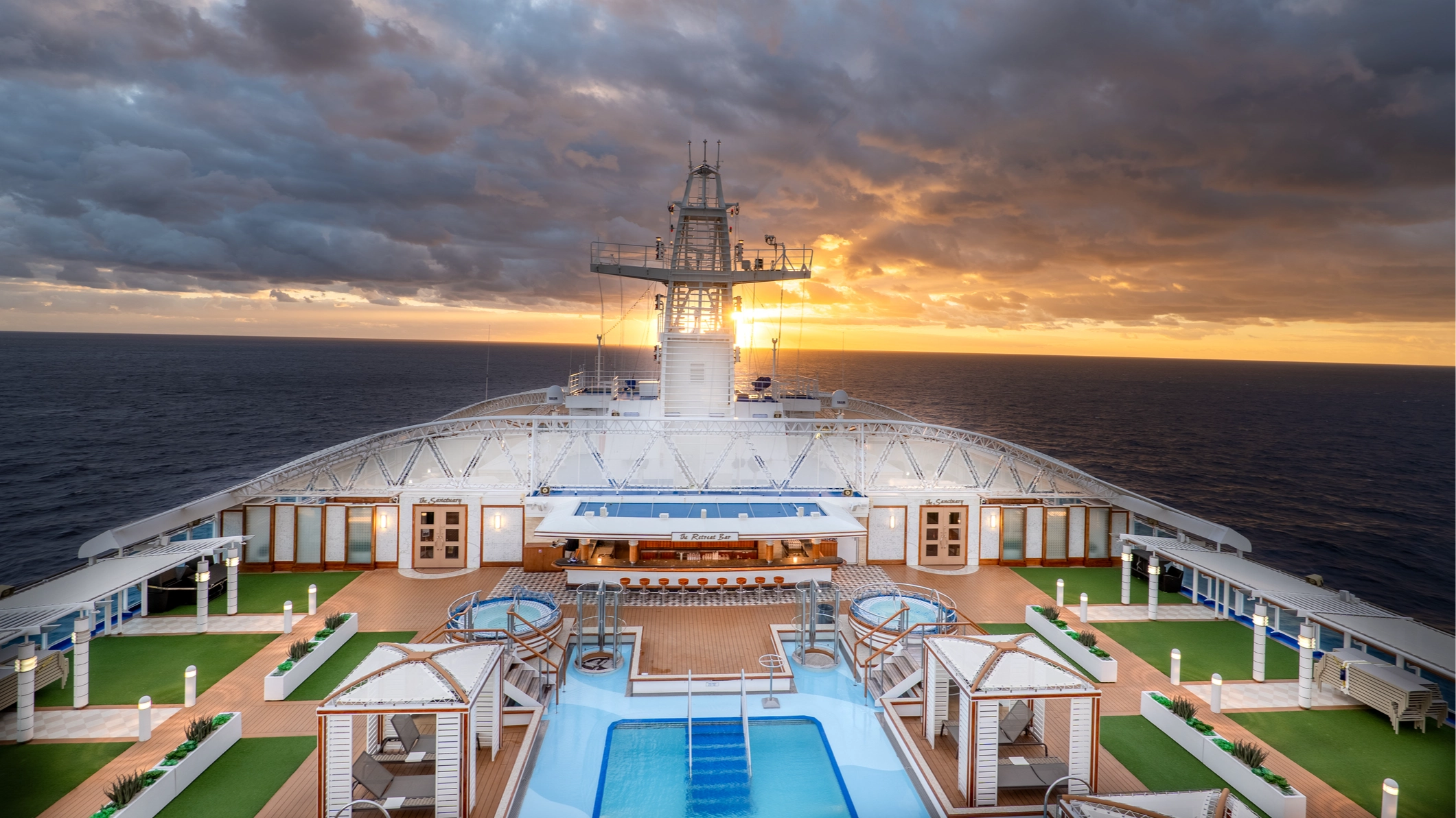 Man who went on 2,000 person nude cruise answers questions 'everyone wants to know'