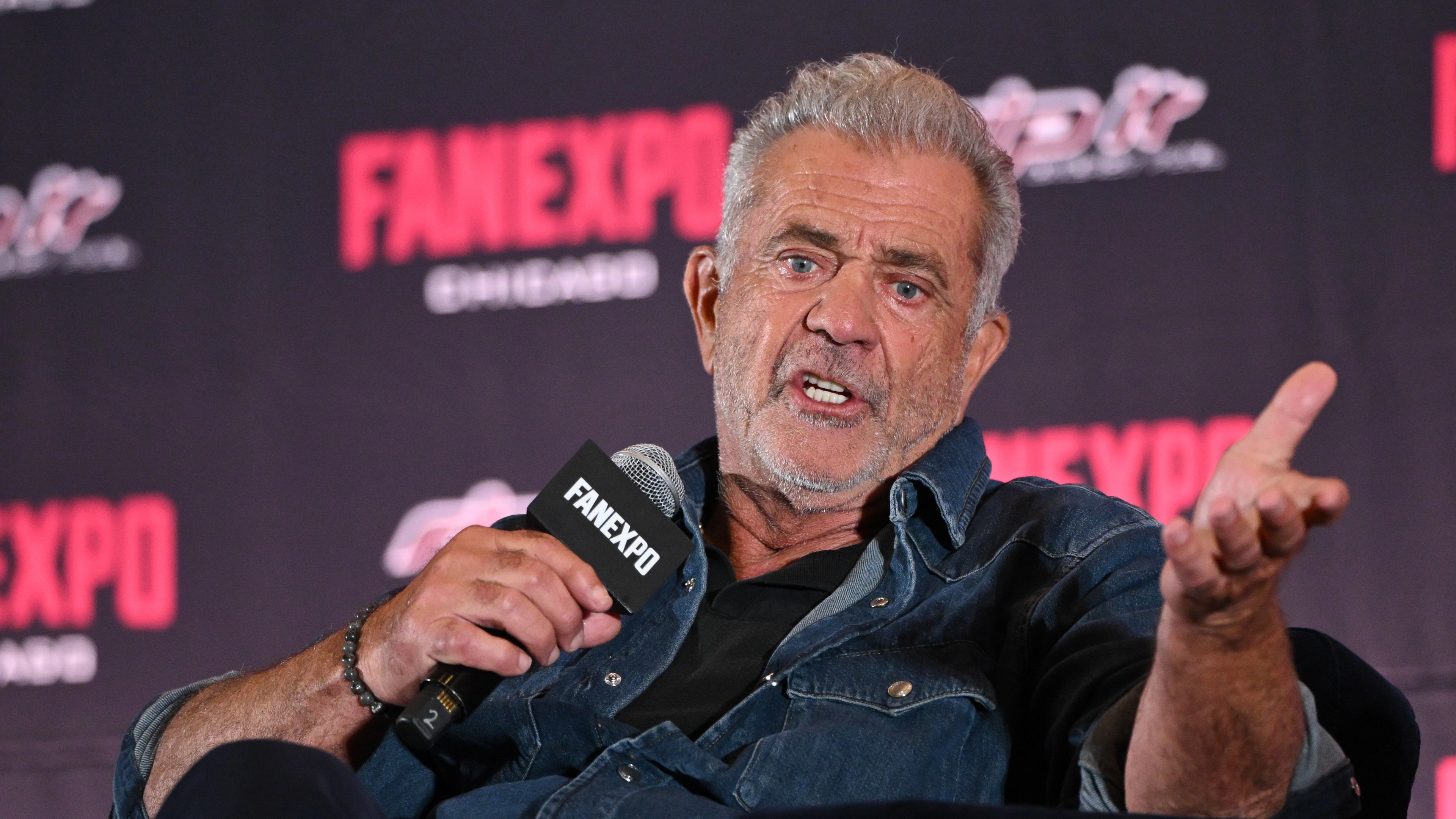 Mel Gibson responds to backlash after mocking deaf ASL interpreter