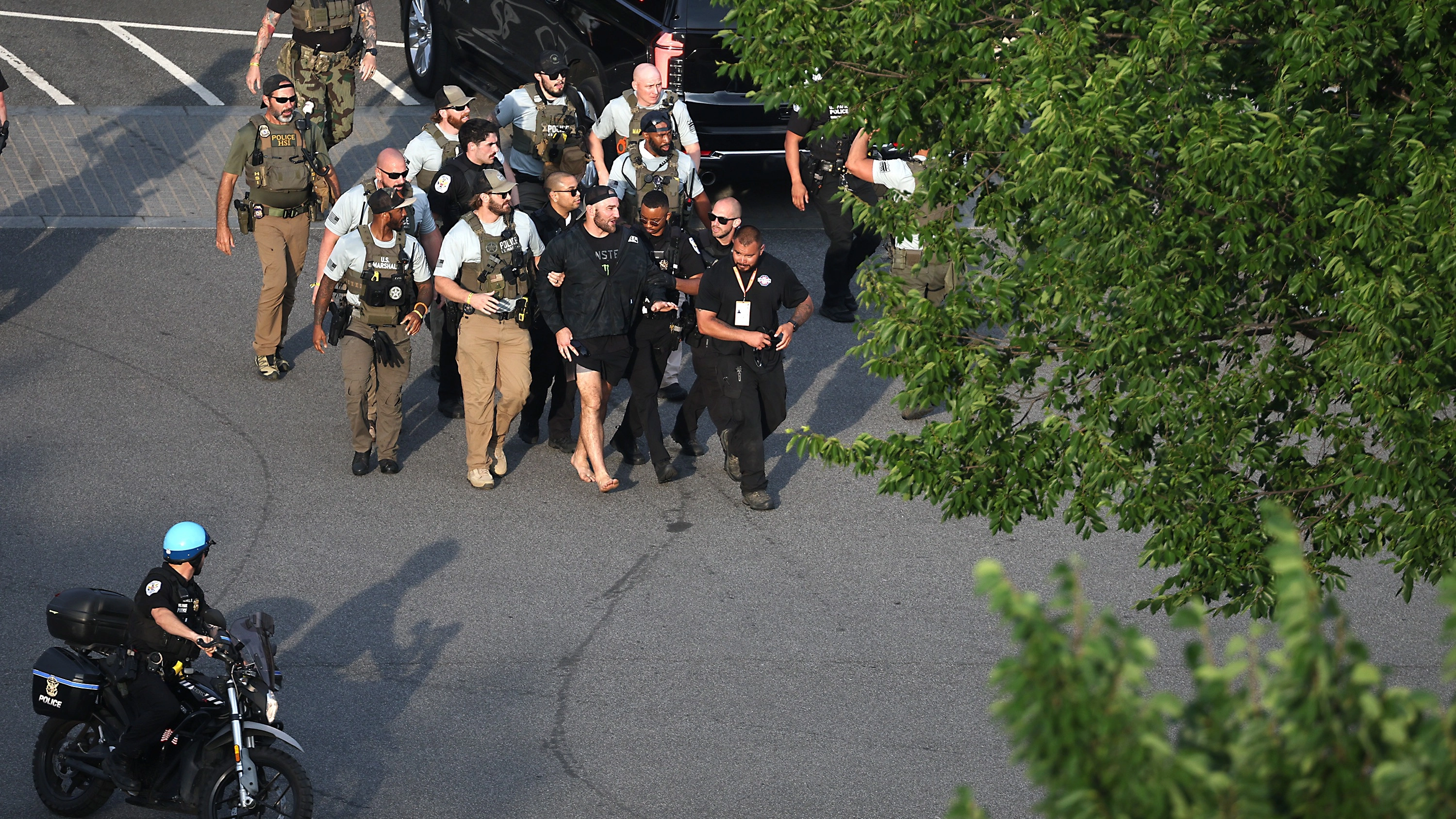 Sean Strickland escorted away from UFC White House Fan Fest by security