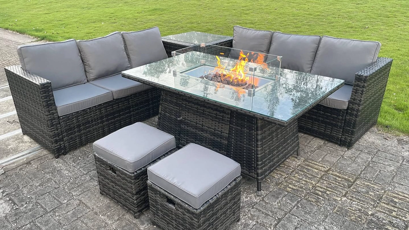 Shoppers can save a whopping £1,720 in Wowcher garden furniture deal