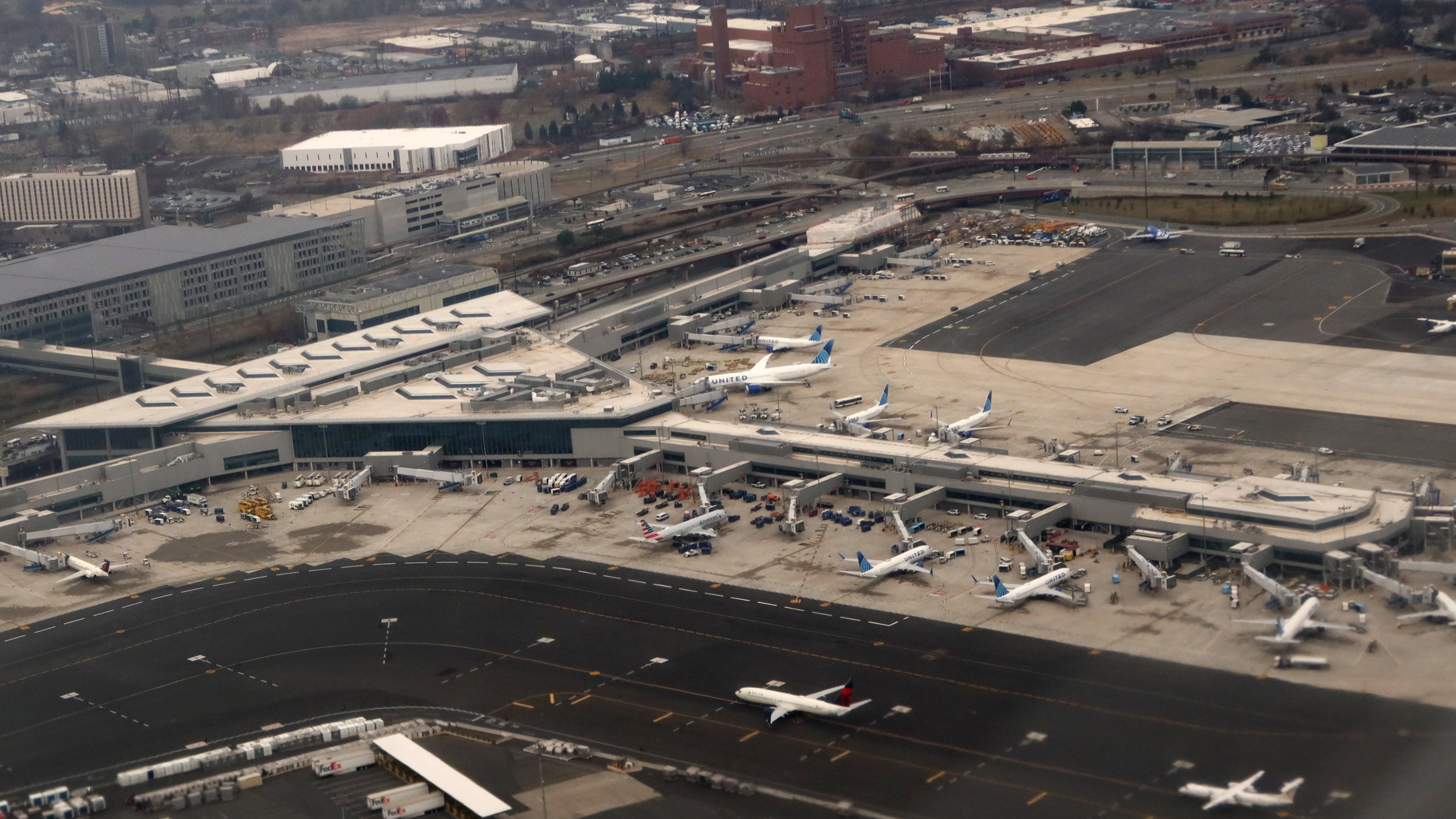 Air traffic controller at major US airport makes worrying assessment for passengers