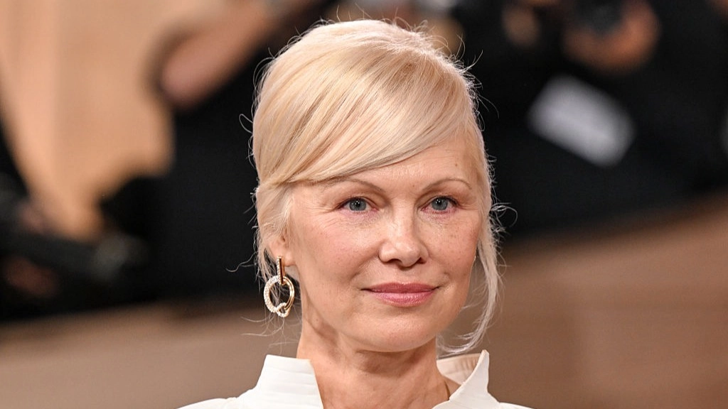 Symptoms of hepatitis C as Pamela Anderson recalls being given 10 years to live