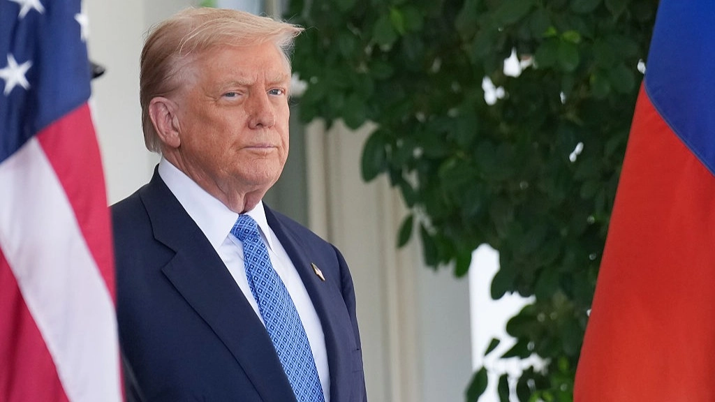People spot worrying new sign just a day after Trump's 'bruise cover up' goes viral