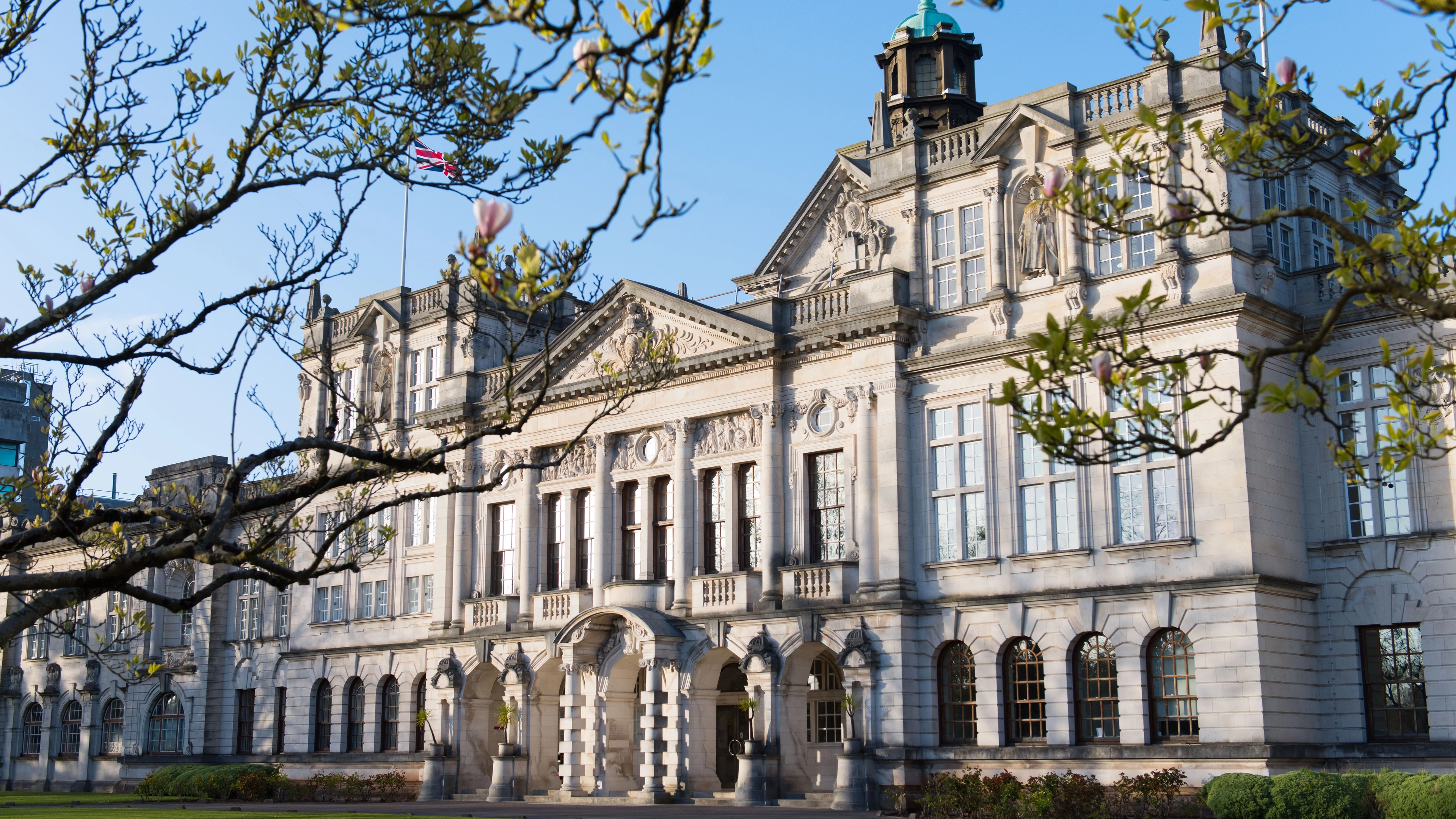 'Human torture' investigated at top UK uni after students forced to drink alcohol and had heads flushed down toilets