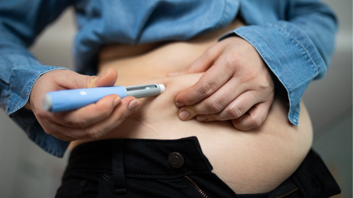 Experts issue ‘dangerous’ weight loss jab side effect warning