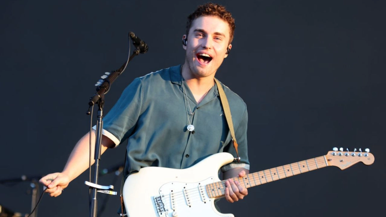 General sale opens for Sam Fender's surprise Wythenshawe Park gig this summer