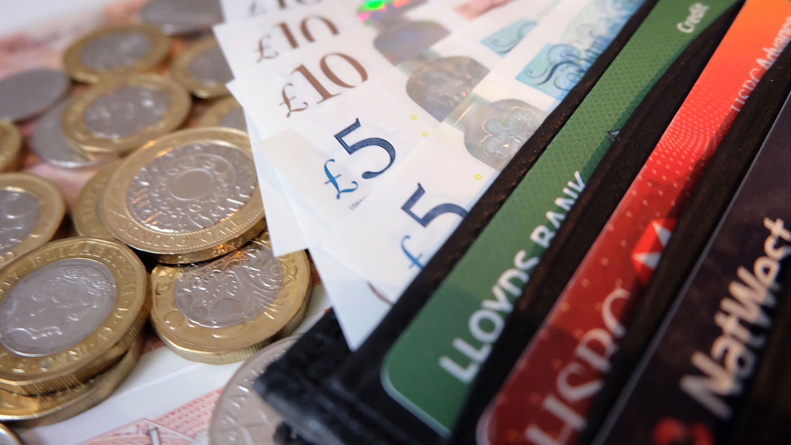 Millions of Brits under 40 eligible for £12,500 lump sum in radical new plan