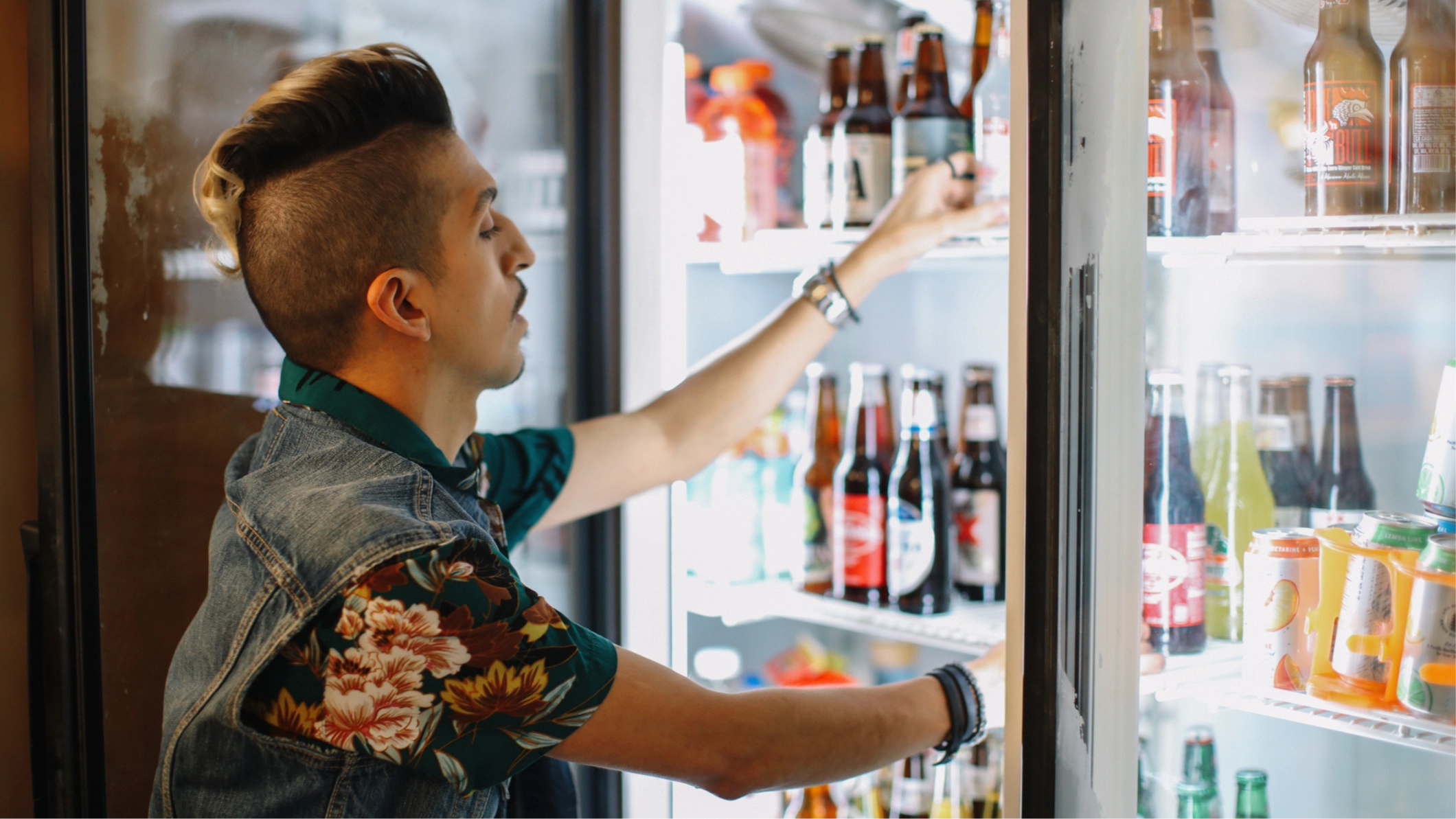Psychotherapist explains why Gen Z are having a 'fridge cigarette' in the afternoon