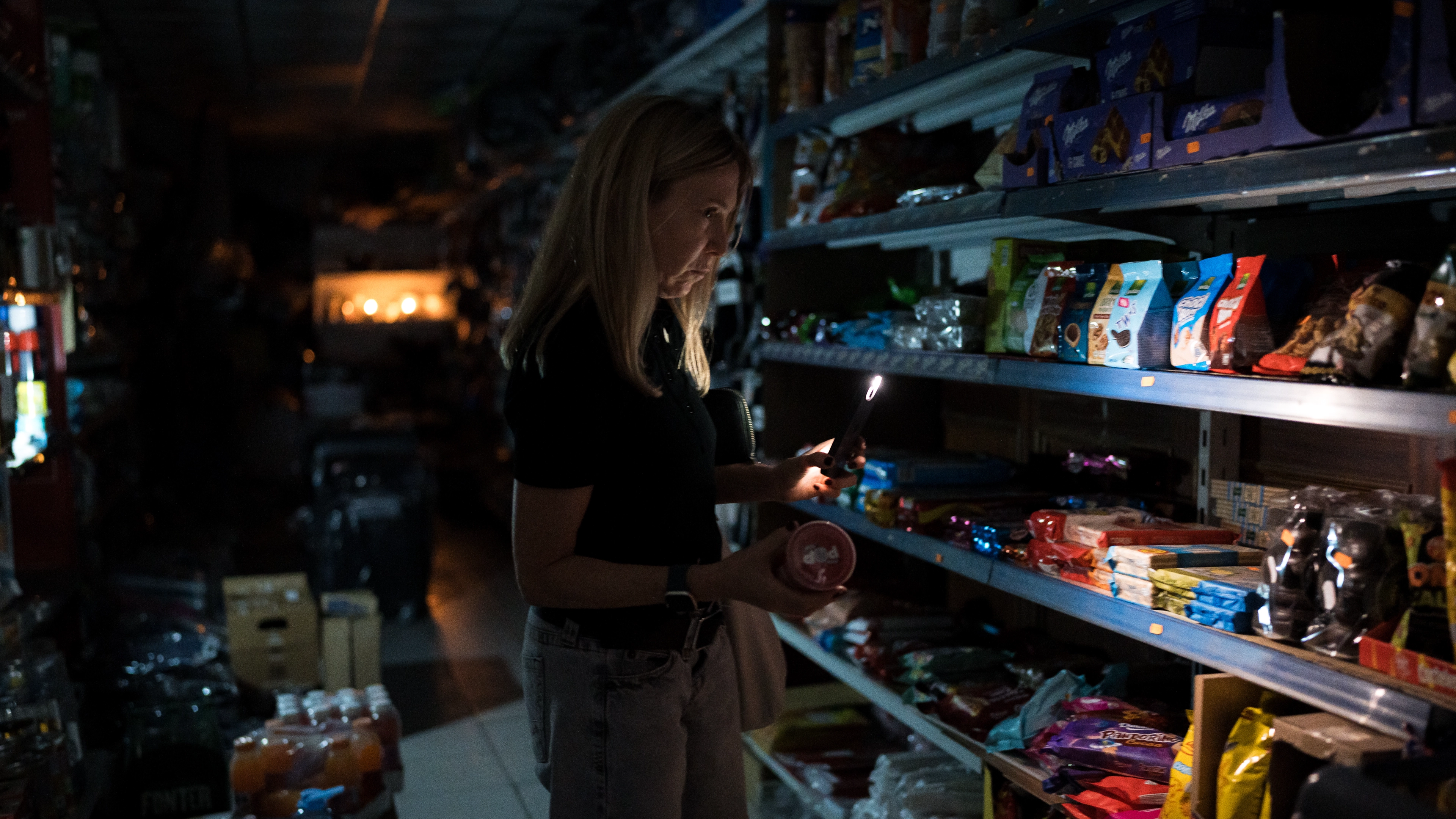 'Rare atmospheric phenomenon' caused major blackouts as state of emergency declared in Spain and Portugal