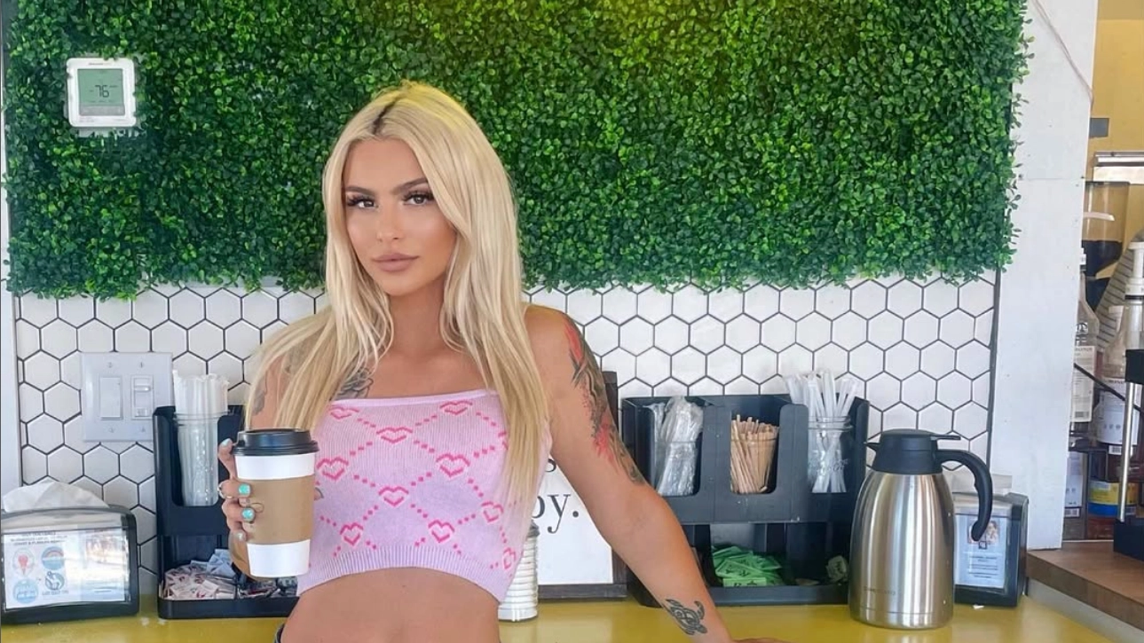 Woman who quit job to become adult star reveals eye-watering amount she made in just the first month