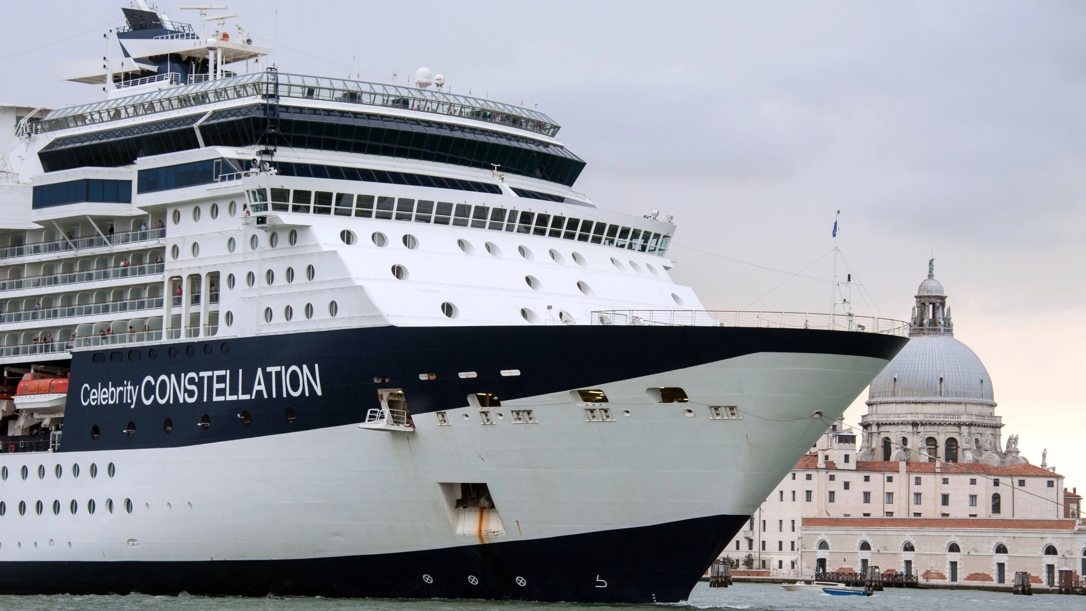 What happens when a cruise ship loses power after boat left stranded for hours